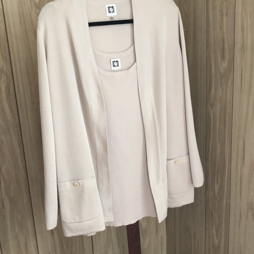 Anne Klein XL sweaterset Beige matches everything Front button pocket never used
